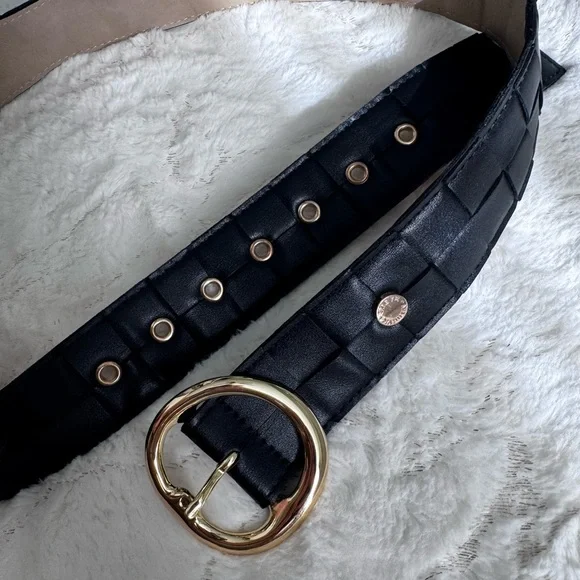 Elegant Black Belt with Gold Buckle - Picture 2 of 3